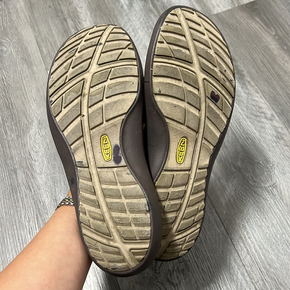 KEEN Men’s Kona Flip flop Sandals / contour arch /brown / Size 12 - Picture 12 of 13